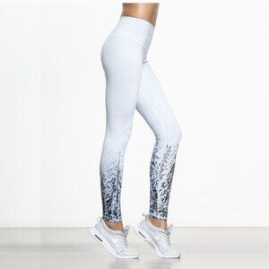 Alo Yoga Airbrush High Rise Winter Tree Leggings Women's SZ Medium Blue Run Gym